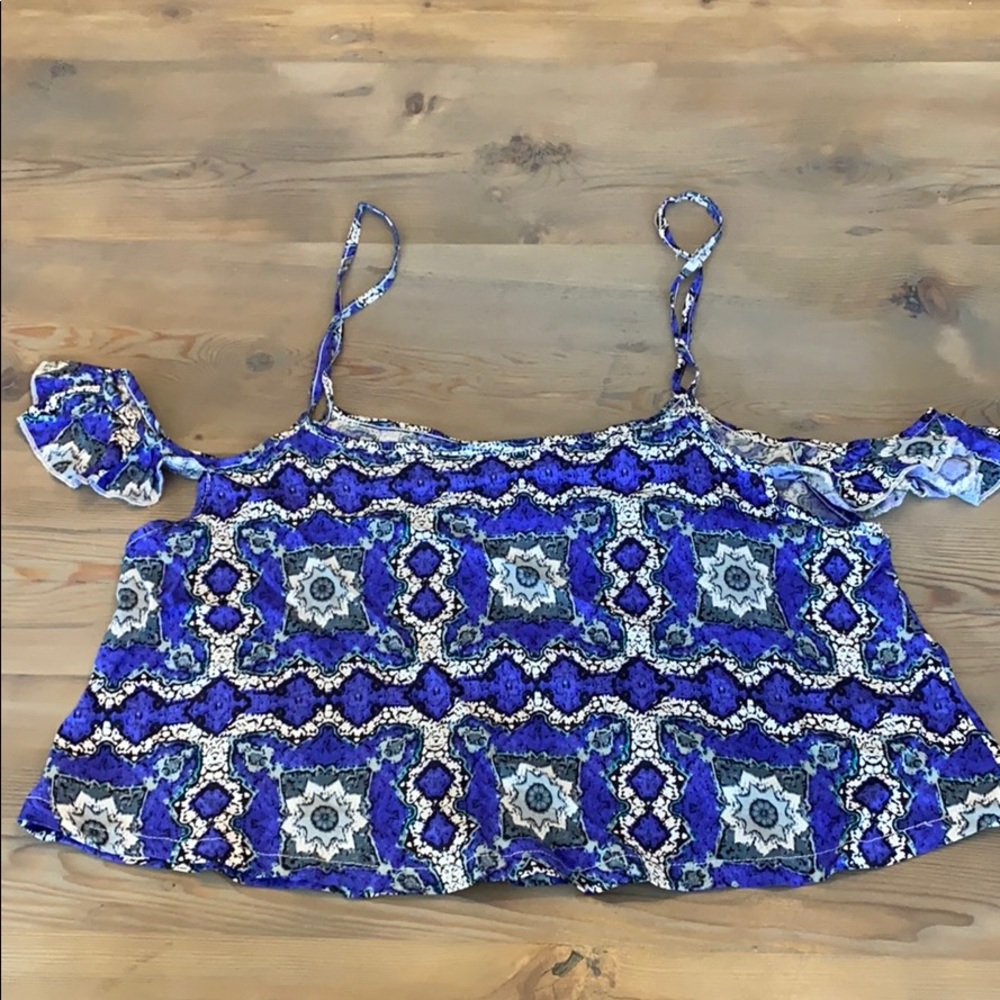 LF Aztec crop top with off the shoulder sleeve